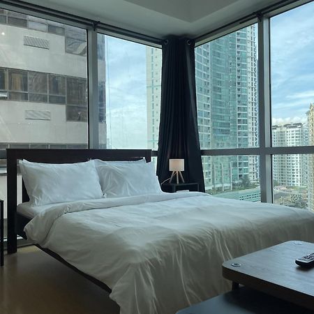 Prime Avant Bgc Location Apartments By Ph Staycation Manila Eksteriør bilde