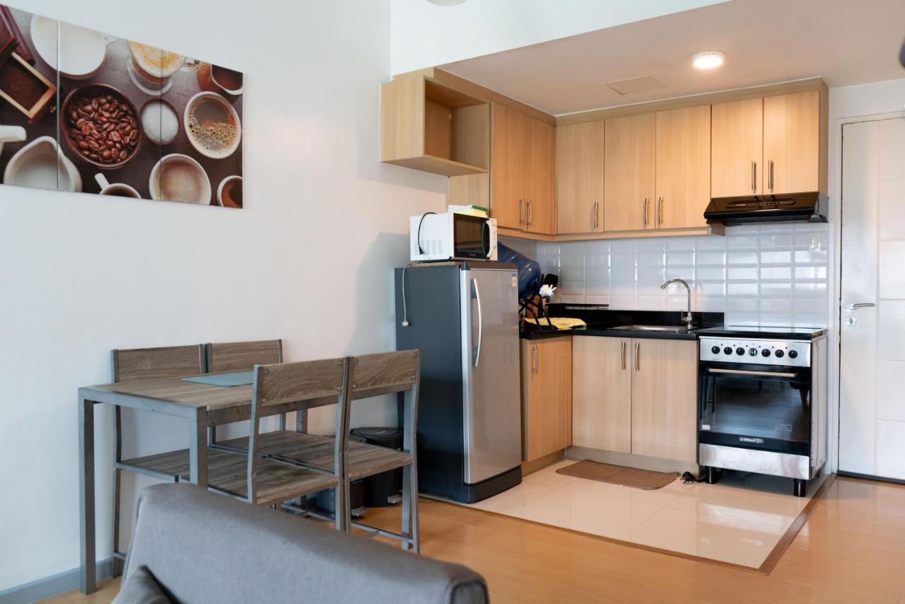 Prime Avant Bgc Location Apartments By Ph Staycation Manila Eksteriør bilde