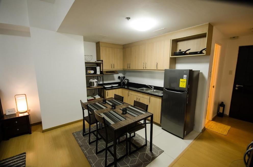 Prime Avant Bgc Location Apartments By Ph Staycation Manila Eksteriør bilde