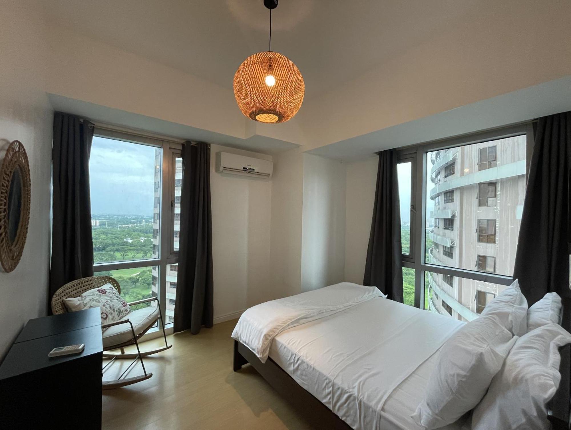 Prime Avant Bgc Location Apartments By Ph Staycation Manila Eksteriør bilde
