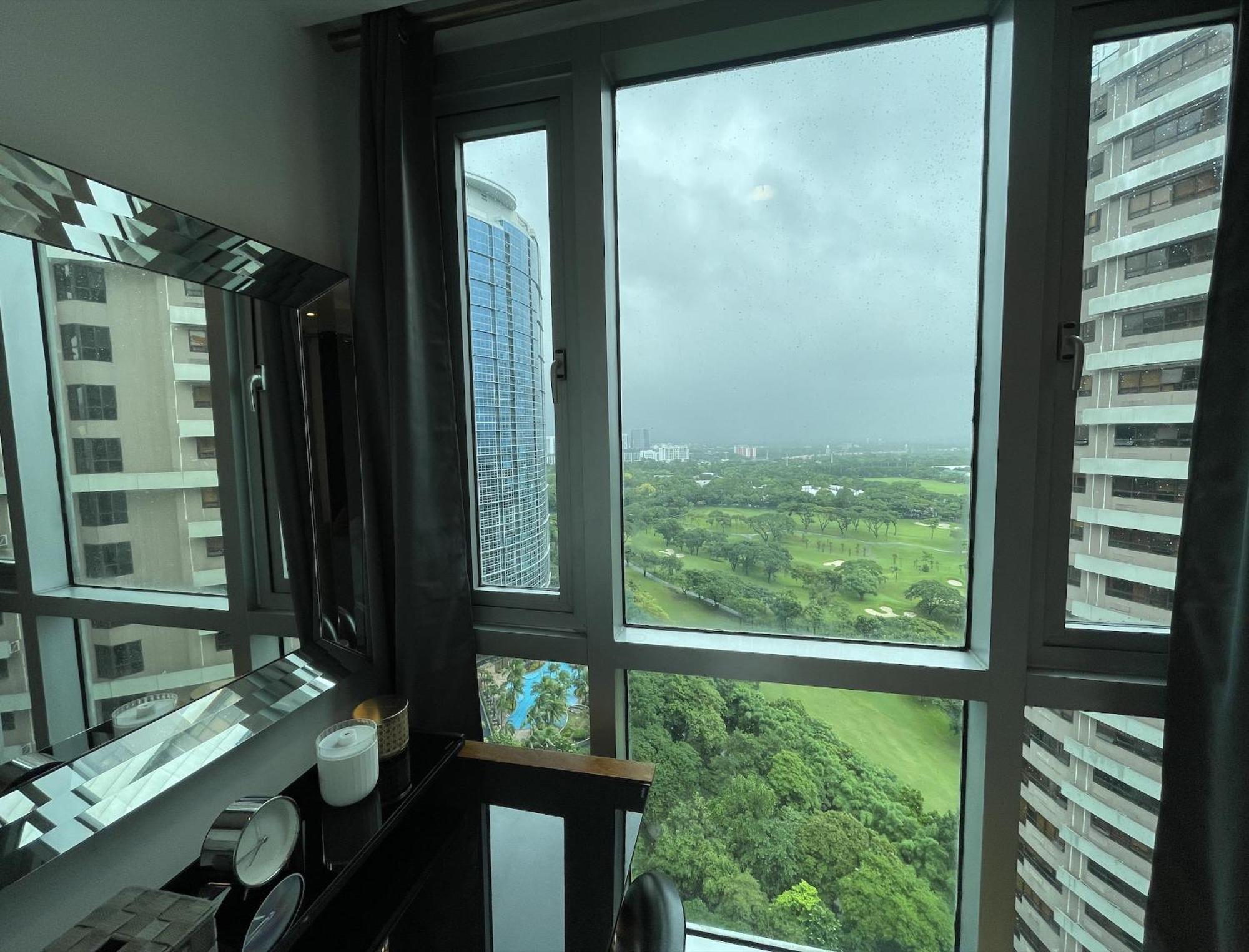 Prime Avant Bgc Location Apartments By Ph Staycation Manila Eksteriør bilde