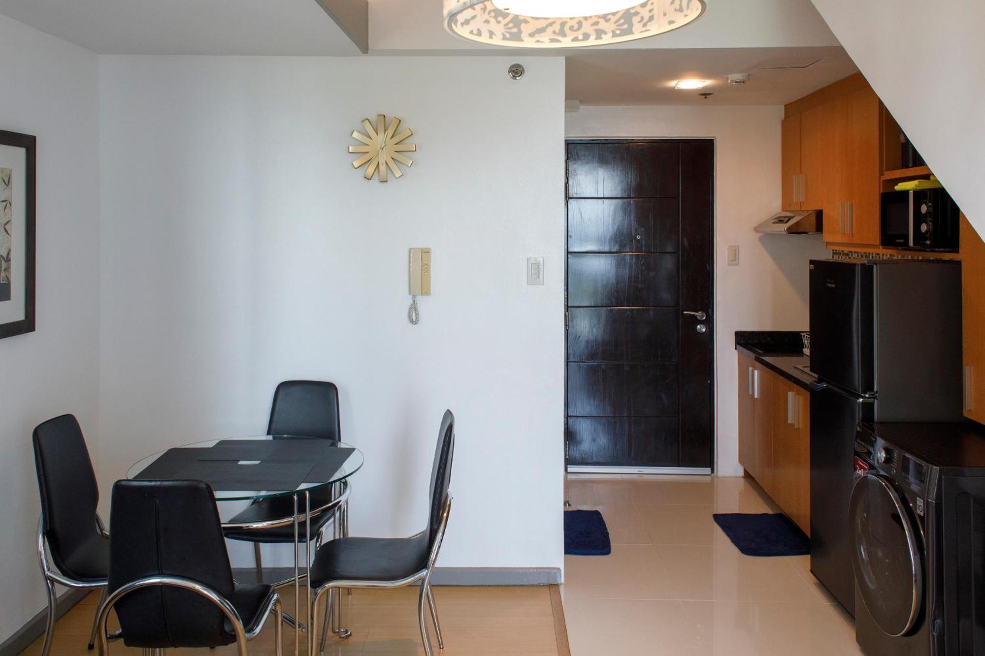 Prime Avant Bgc Location Apartments By Ph Staycation Manila Eksteriør bilde